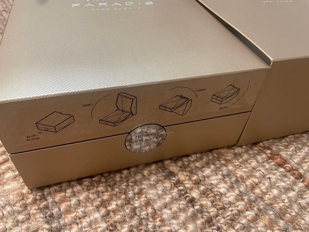 ヘネシー パラディ Hennessy PARADIS 空瓶 空箱 箱カバー