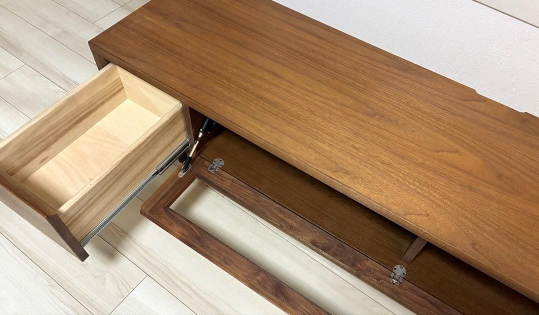 ウォールナット　木製テレビ台 引き出し付き