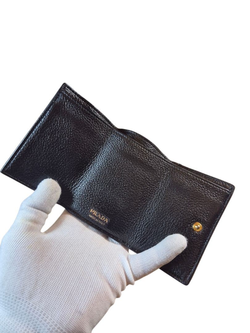 ＰＲＡＤＡ　プラダ　サフィアーノ　三つ折り財布 y