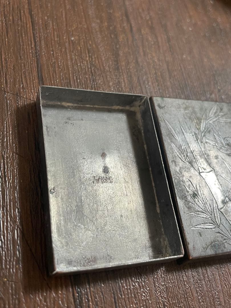 アンティーク 金属製 小箱　竹と鳥の彫刻入り　昭和レトロ　古道具