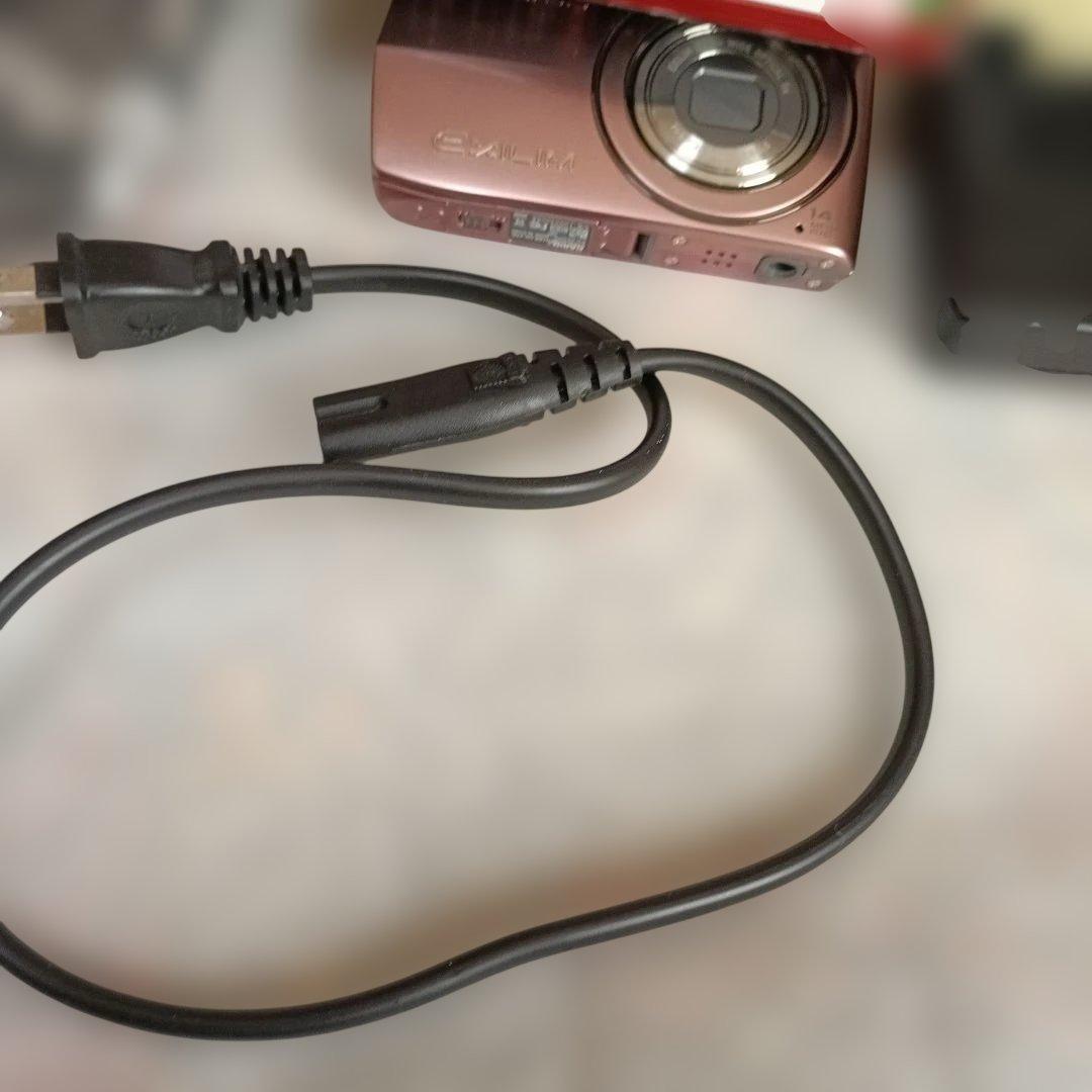 美品　CASIO カメラ　EX-Z2300 充電器　箱　ピンク コンデジ　動作品