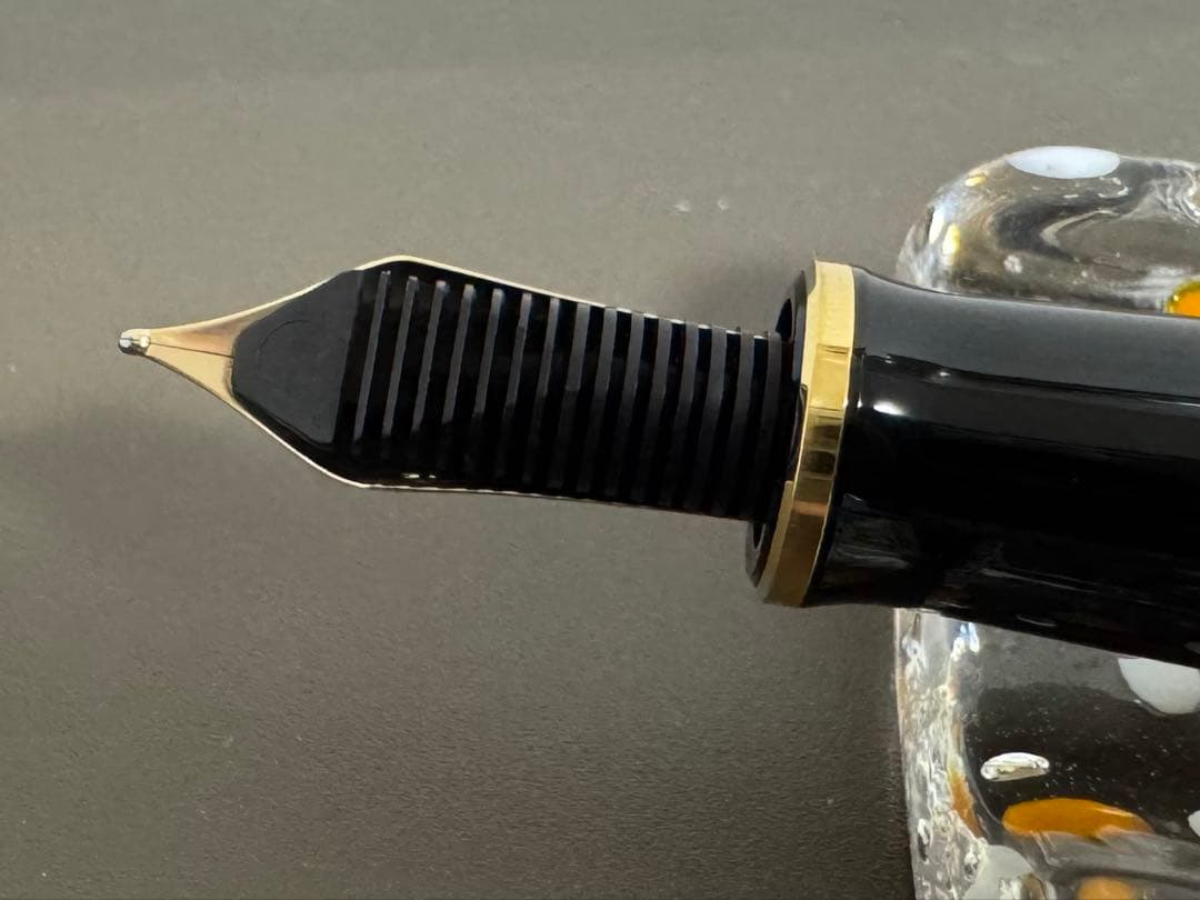 ペリカン万年筆 スベレーン M400 ブラック×ゴールド14金F字