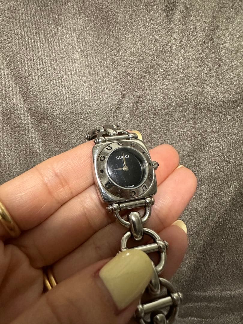 D*a様 GUCCI 腕時計　6400L シルバー