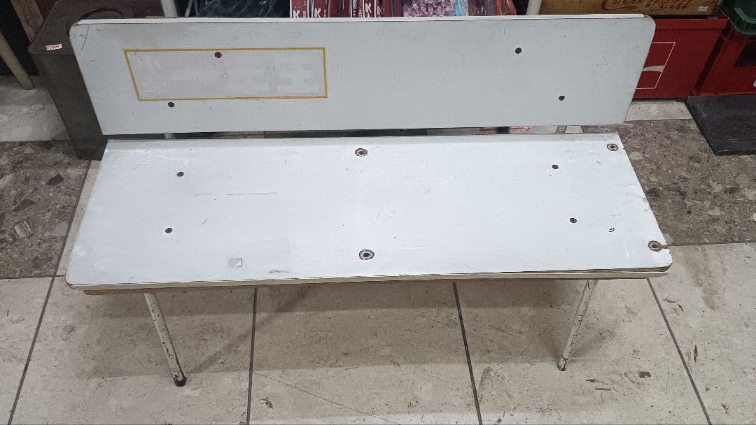 ４３００）小学館　小学一年生　ベンチ　店頭設置品？