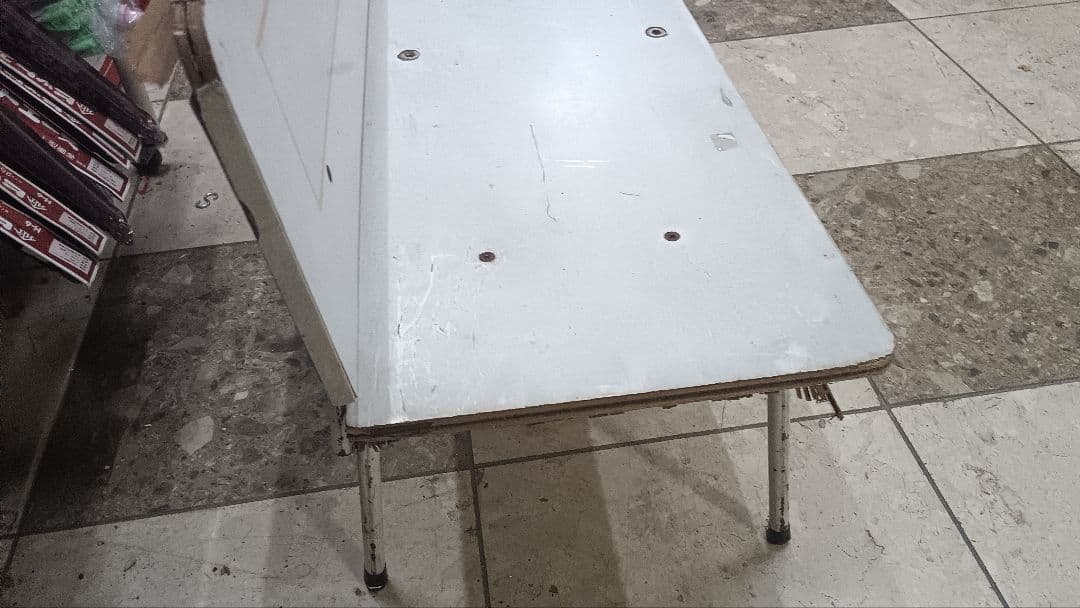 ４３００）小学館　小学一年生　ベンチ　店頭設置品？