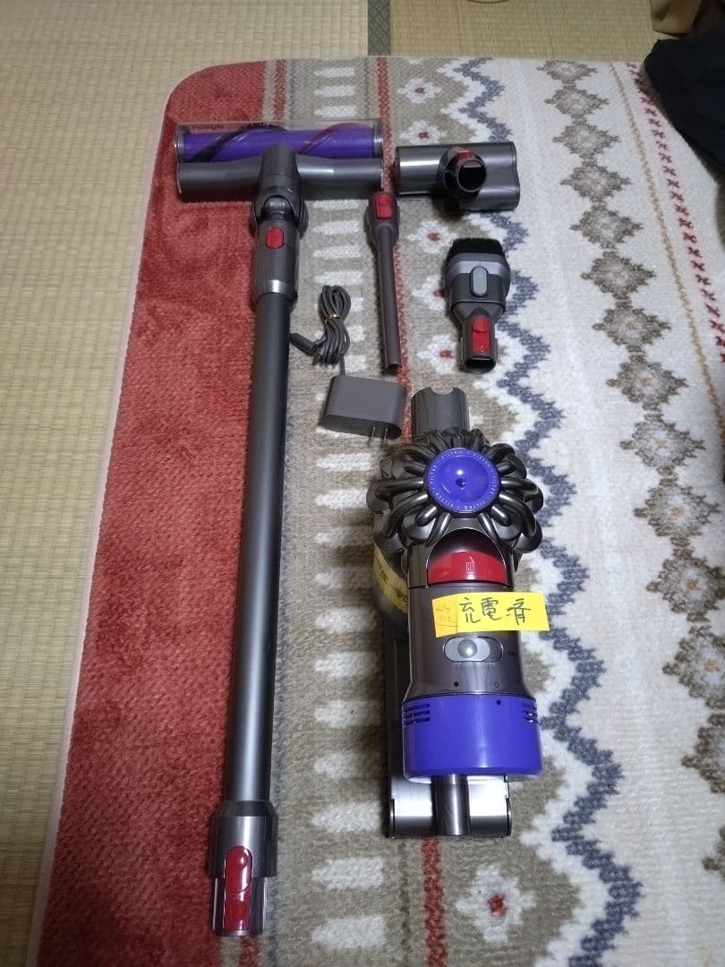 dysonダイソン Ｖ７コードレスクリーナー