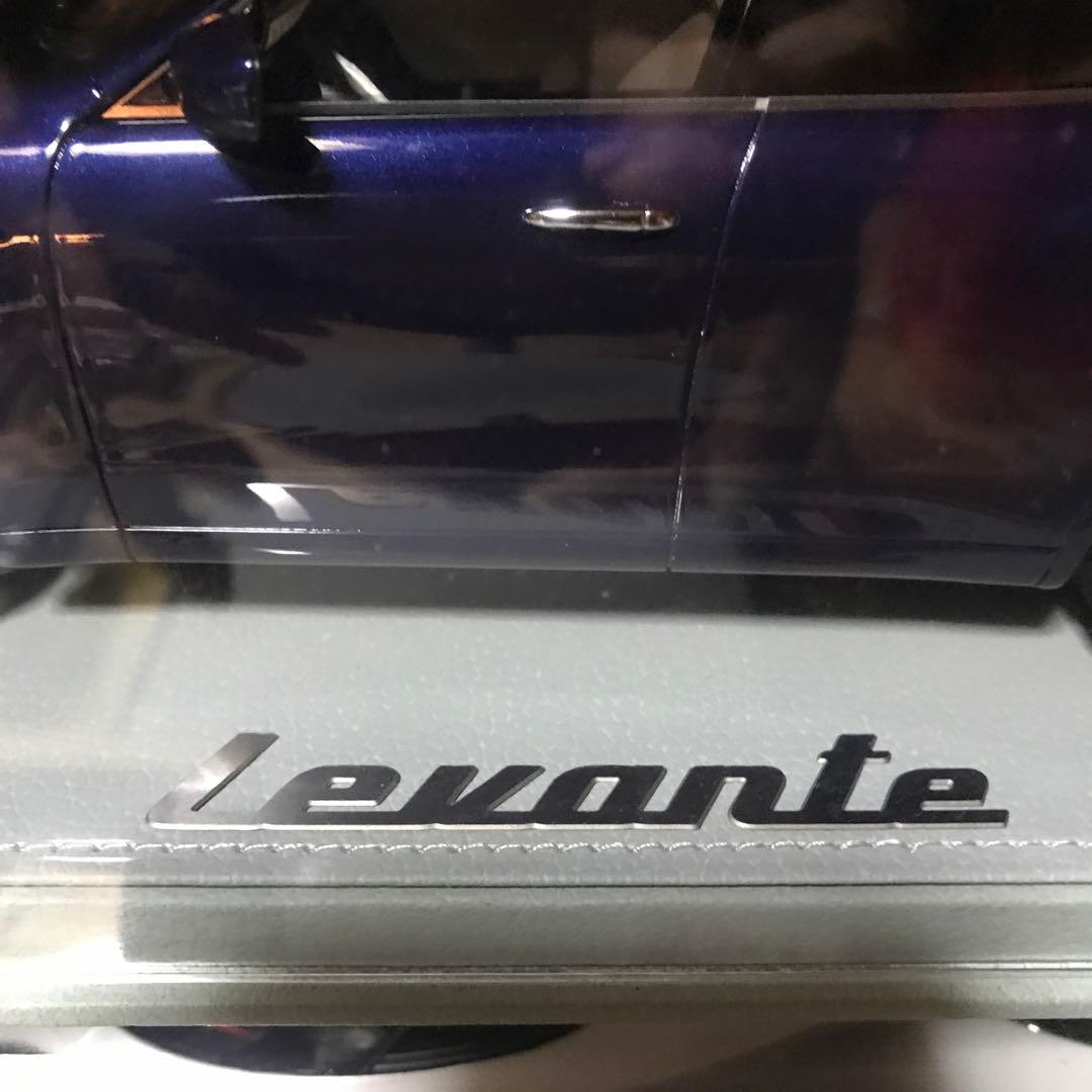 Maserati Levante ミニカー 1/18 ダークブルー