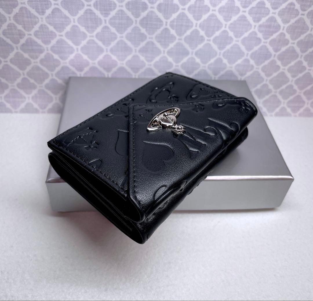 【内柄も素敵☆最新】Vivienne Westwood 三折り財布 マット 黒