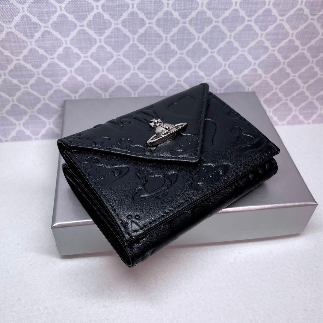 【内柄も素敵☆最新】Vivienne Westwood 三折り財布 マット 黒