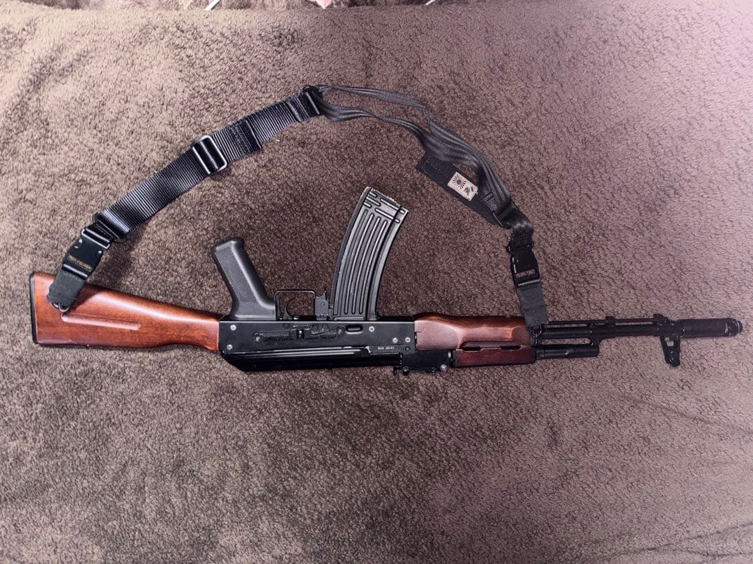 アサルトライフル 木製ストック付き