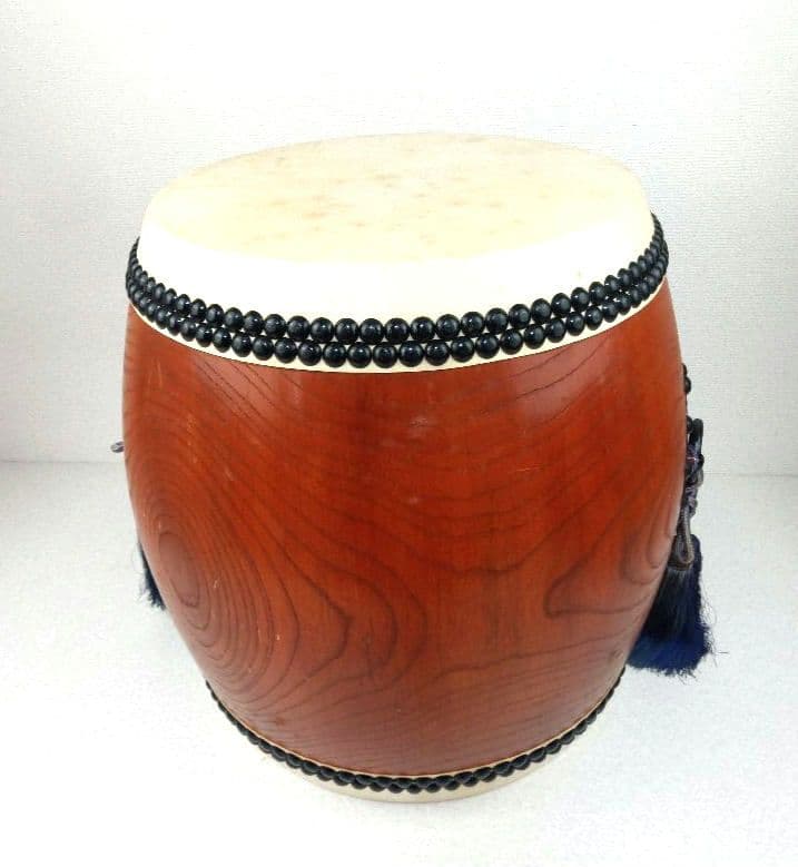 【上鳴保証】和太鼓　欅切り抜き胴　台付　*AN32