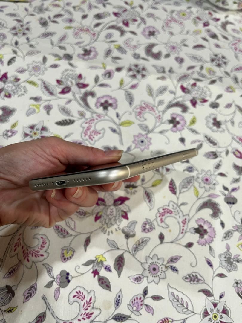 Apple iPhone 11 ホワイト　バッテリー最大容量92% 64GB