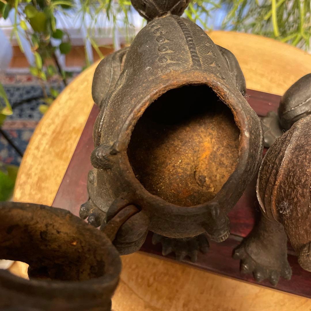 中国 骨董品 鉄製 狛犬 獅子像 木製台座付き