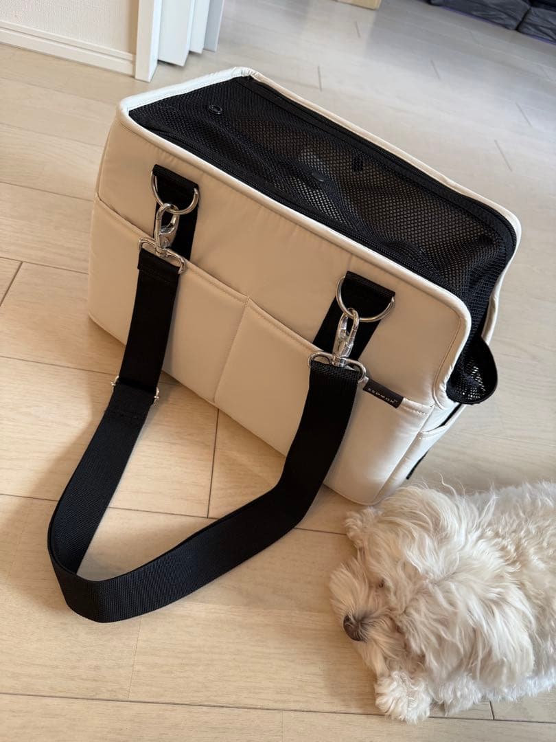 SSOOOK ホワイトキャリーバッグ