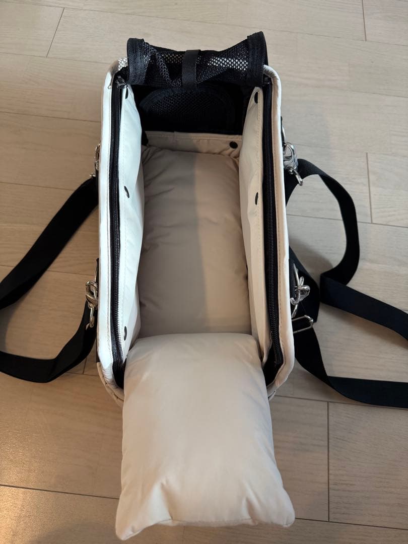 SSOOOK ホワイトキャリーバッグ