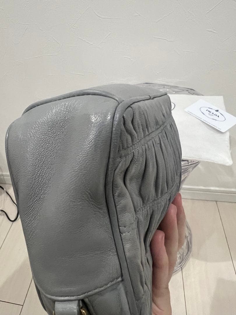 PRADA ギャザー入りショルダーバッグ グレー