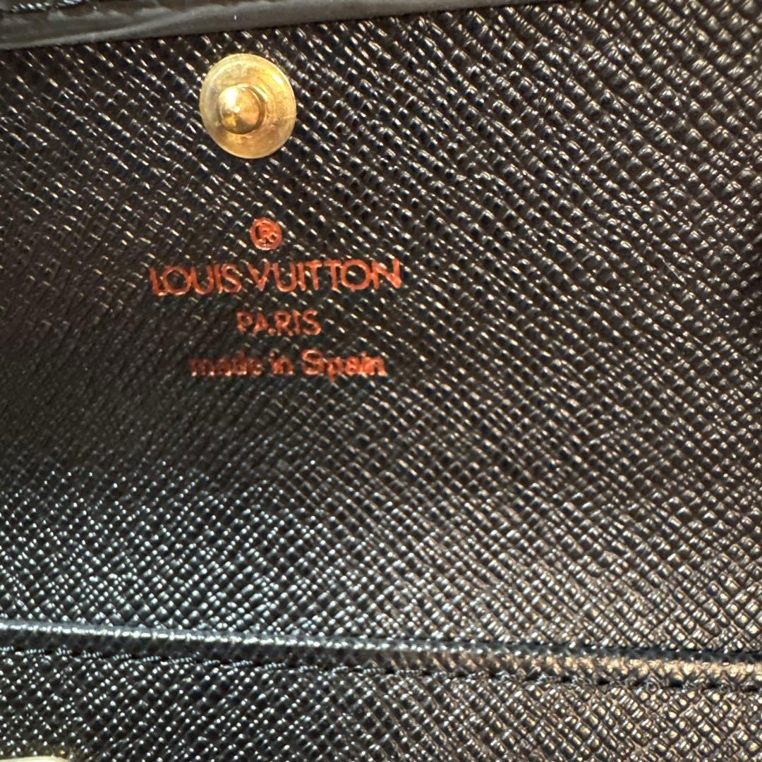 Louis Vuitton エピレザー ブラックキーケース