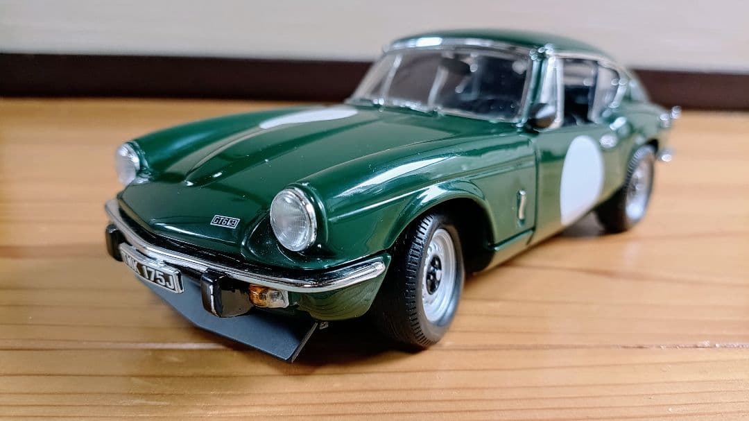 1/18　ミニカー　トライアンフ　GT6　MK3　スピットファイア　カスタム　改