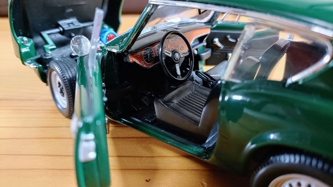 1/18　ミニカー　トライアンフ　GT6　MK3　スピットファイア　カスタム　改