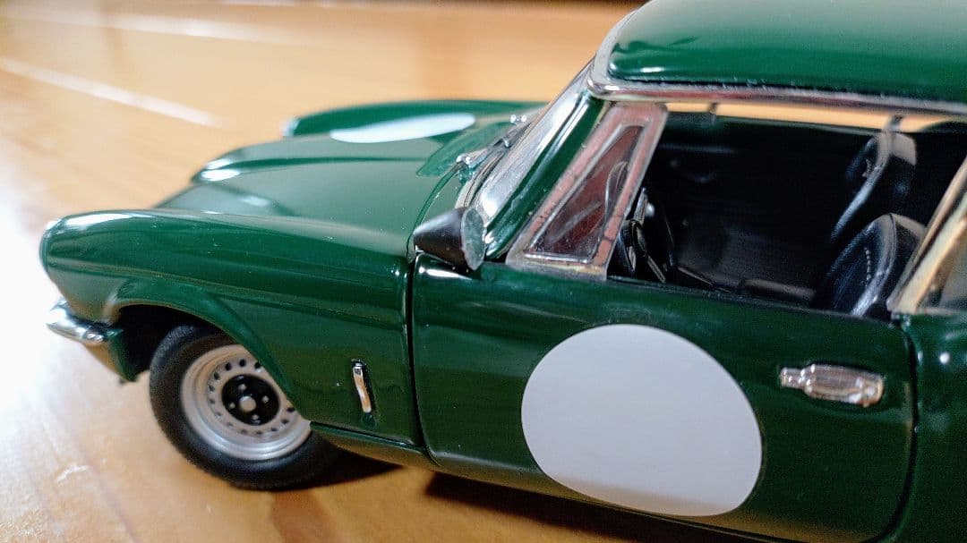 1/18　ミニカー　トライアンフ　GT6　MK3　スピットファイア　カスタム　改