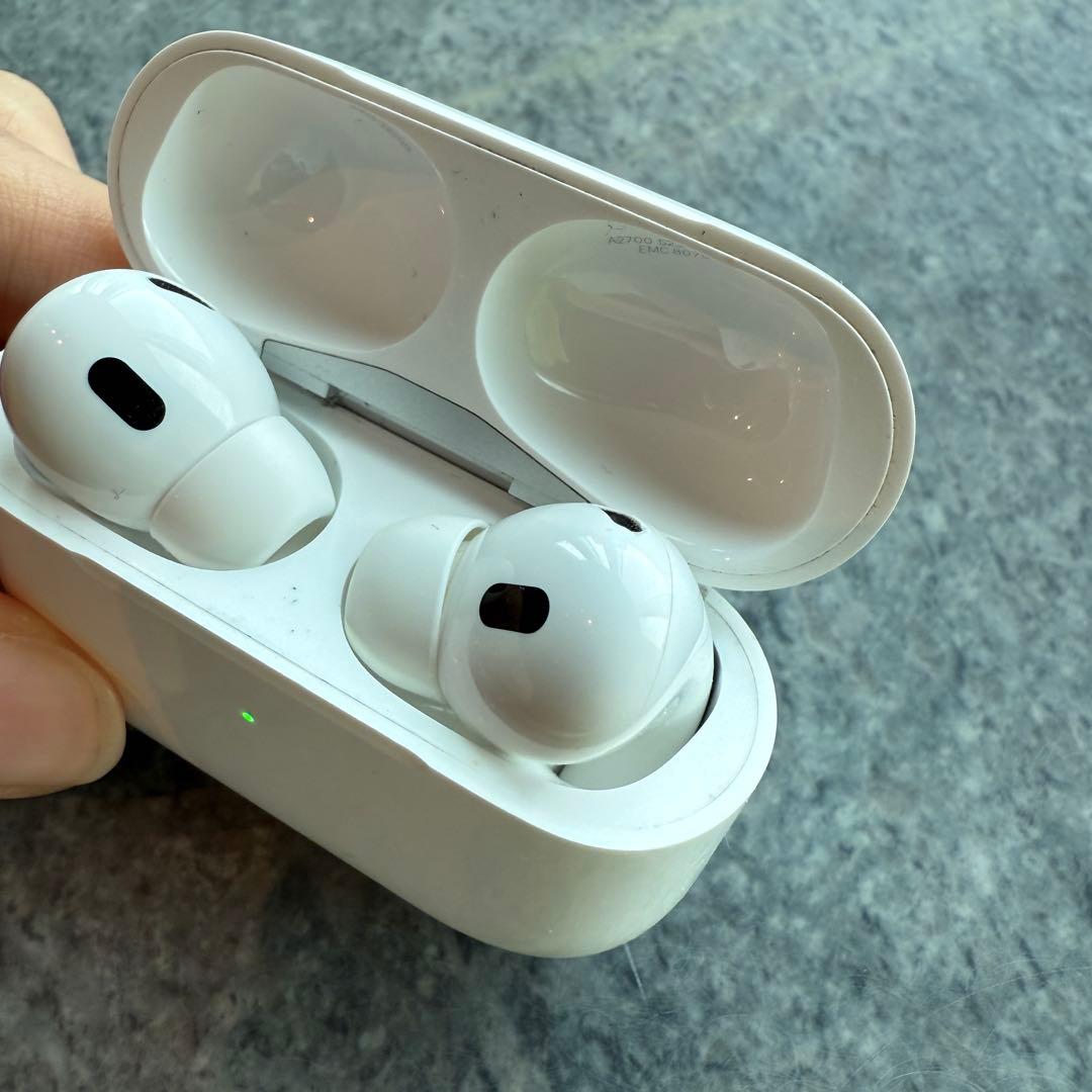 正規品！ AirPods Pro 第2世代 Lightning充電ケース付き