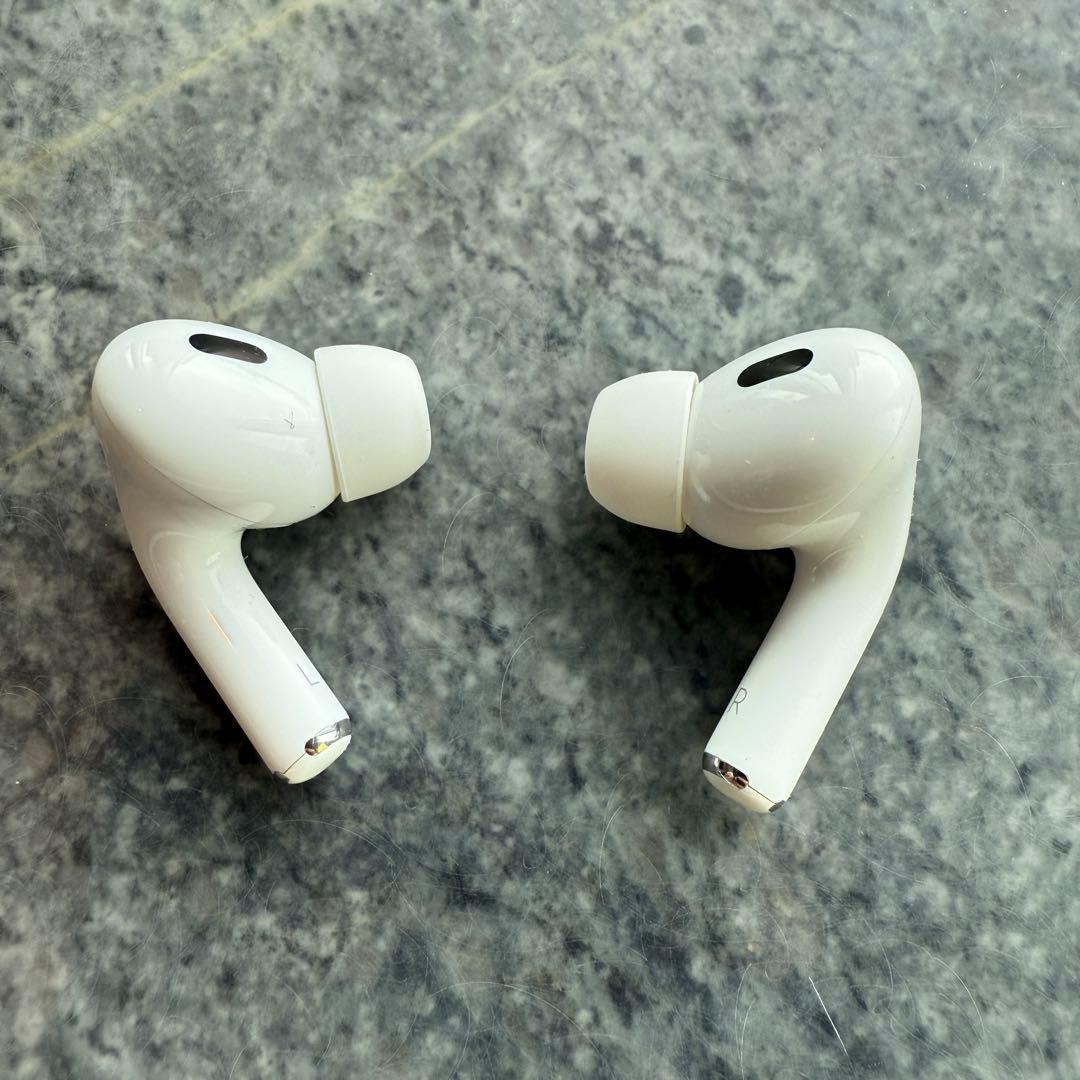 正規品！ AirPods Pro 第2世代 Lightning充電ケース付き