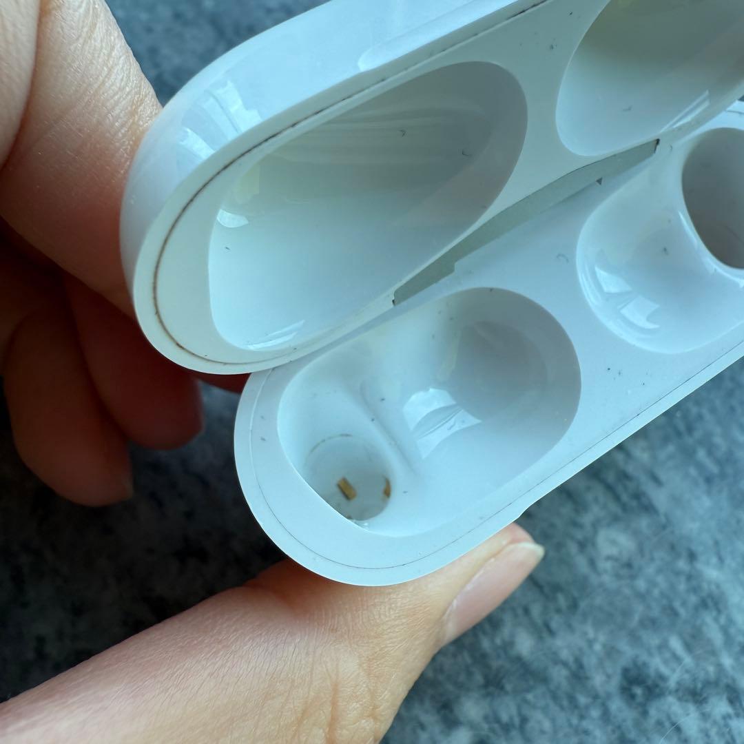 正規品！ AirPods Pro 第2世代 Lightning充電ケース付き