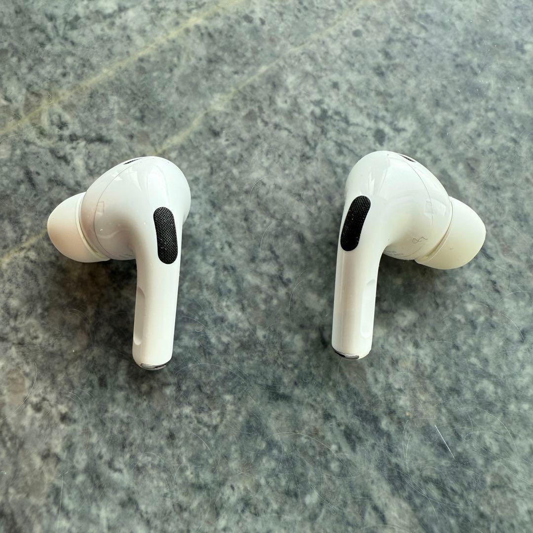 正規品！ AirPods Pro 第2世代 Lightning充電ケース付き