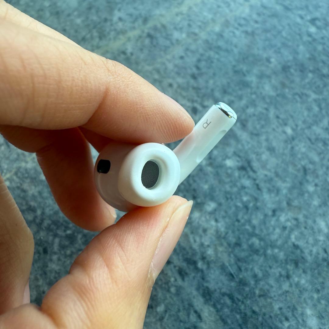 正規品！ AirPods Pro 第2世代 Lightning充電ケース付き