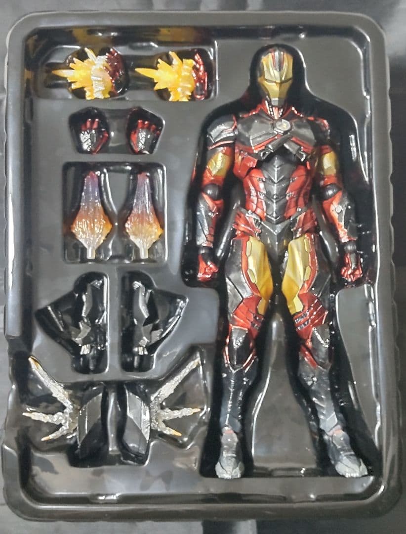VARIANT PLAY ARTS改　IRON MAN(アイアンマン)