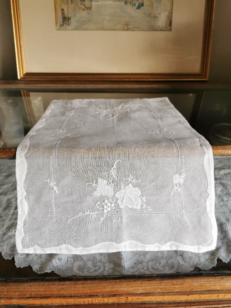 アンティークマーガブ オーガンジーレースクロス葡萄刺繍 ポルトガル マディラ至宝