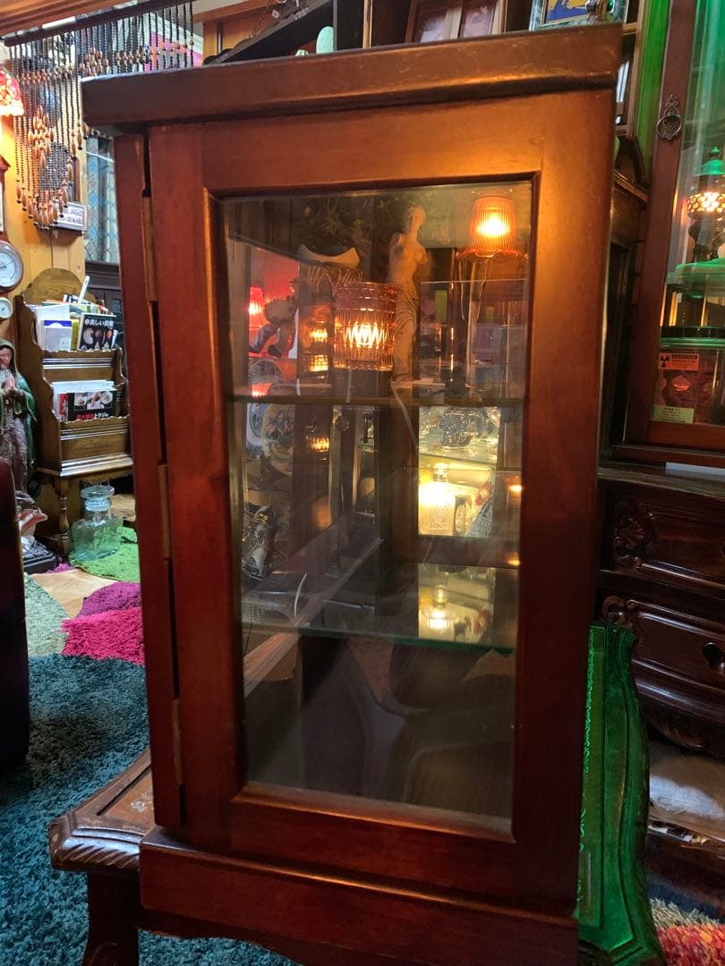 ガラスコレクションケース　飾り棚