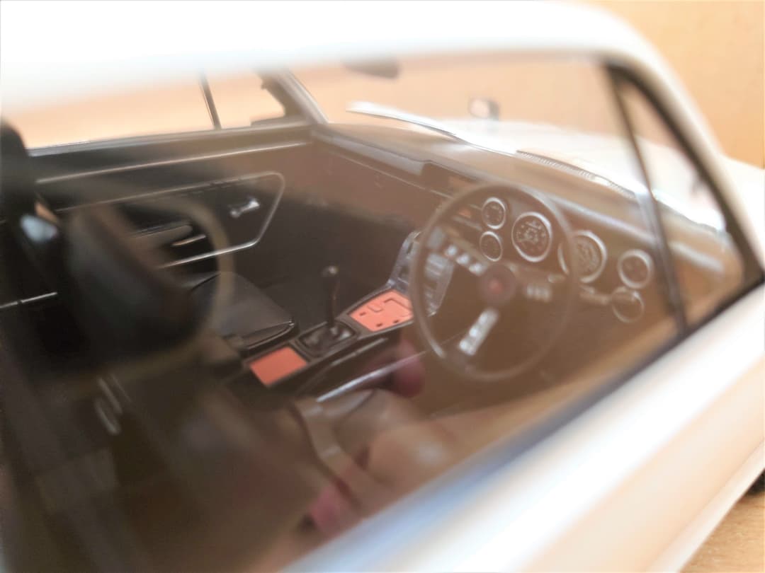 1/18 日産GT-R ハコスカ ホワイト スカイライン2000GT-R