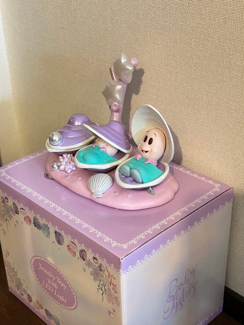 ヤングオイスター　LEDライト　アクセサリートレイ　ディズニーストア