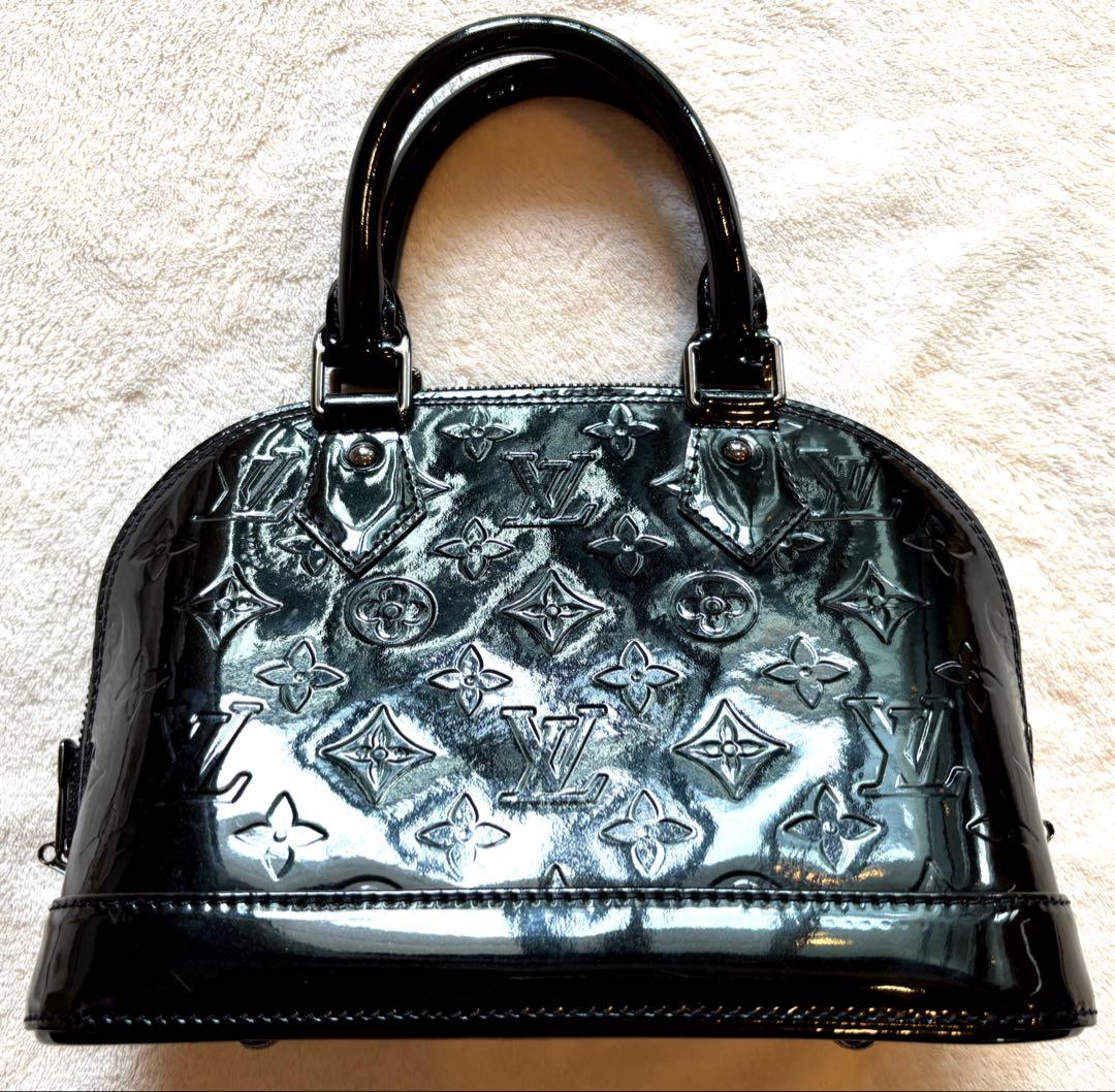 ルイ ヴィトン ヴェルニ アルマBB ハンドバッグ ショルダーバッグ エナメル黒
