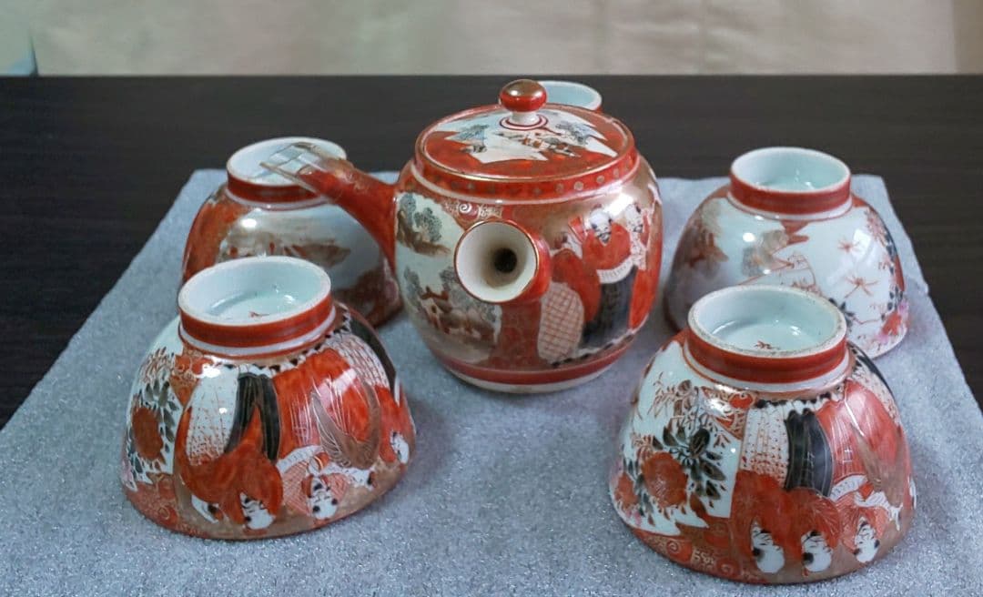 古九谷焼 茶器揃 六点一式 金彩絵巻陶器製急須と茶碗