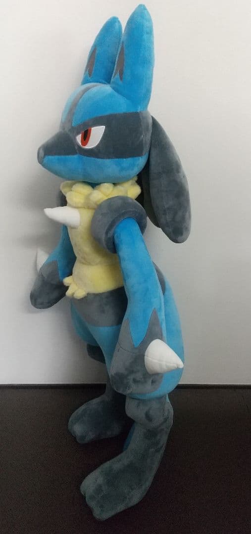 等身大ルカリオ ぬいぐるみ