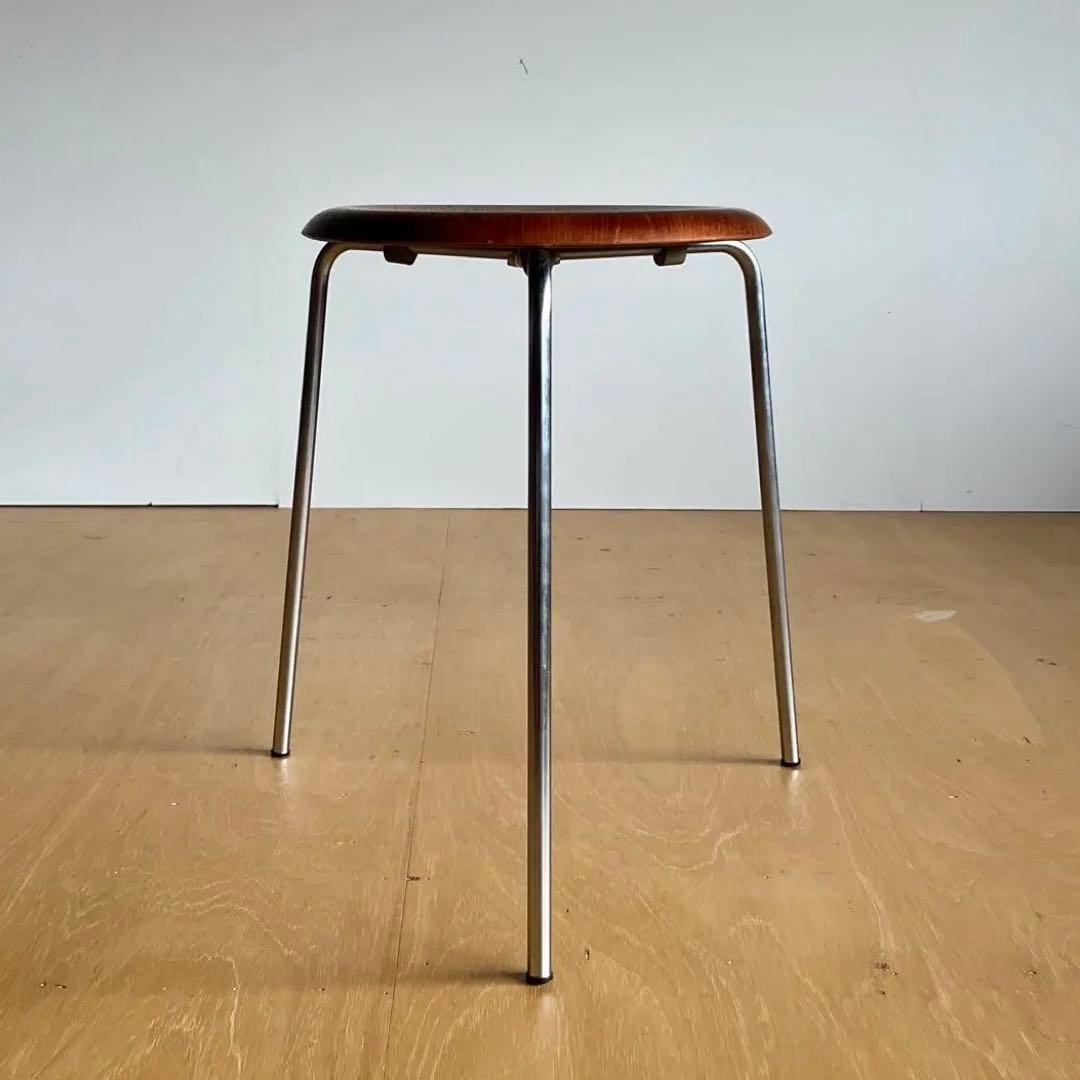 スツール Arne Jacobsen 3170 Teak FRITZ HANSEN