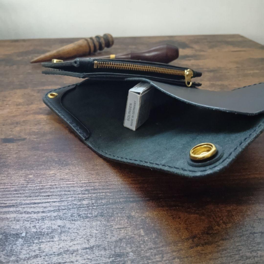 ★お札を折らず収納★【国産　姫路レザー】ミドルトラッカーウォレット