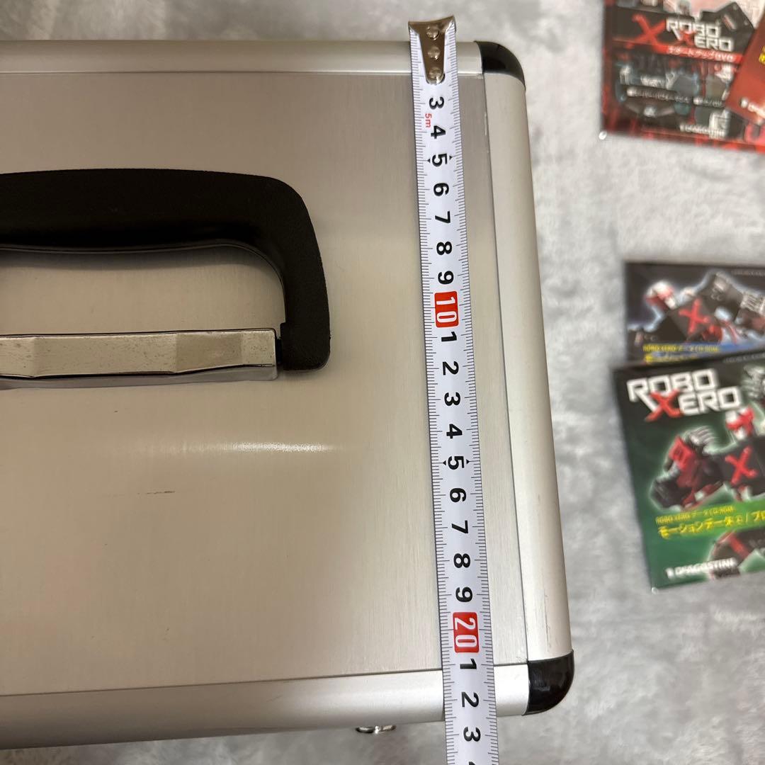 二足歩行の ROBOXERO ロボゼロ デアゴスティーニ