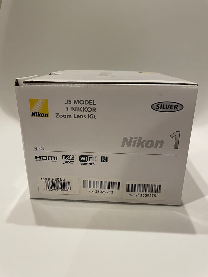 Nikon 1 J5 ミラーレスカメラ シルバー