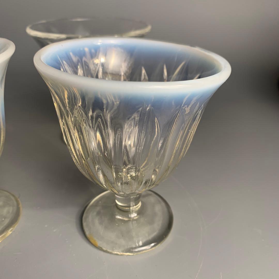 昭和初期　戦前　プレス　乳白青ぼかし　氷コップ　デザートカップ　和ガラス　古硝子