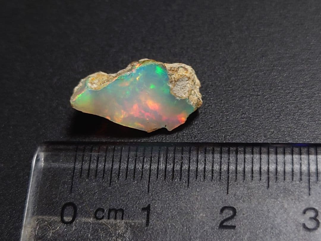 プレシャスオパール 原石 多色　ジュエリー　グレード　エチオピア　鉱物
