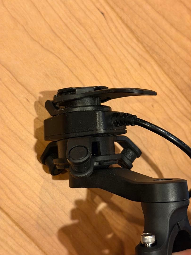 QUAD LOCKマウント ダンパー USB充電 ブラックレバー