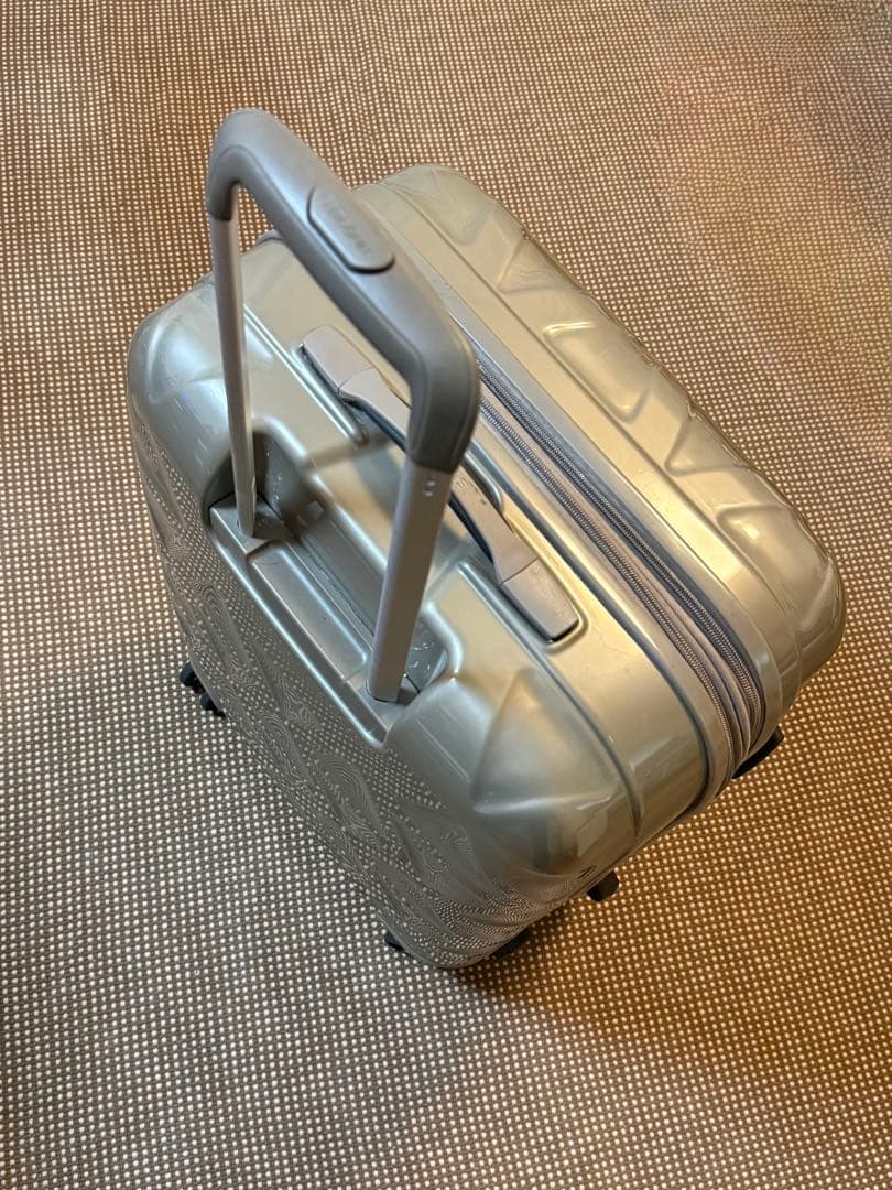 中古 Samsonite SPINNER 68/25 サムソナイトキャリーケース
