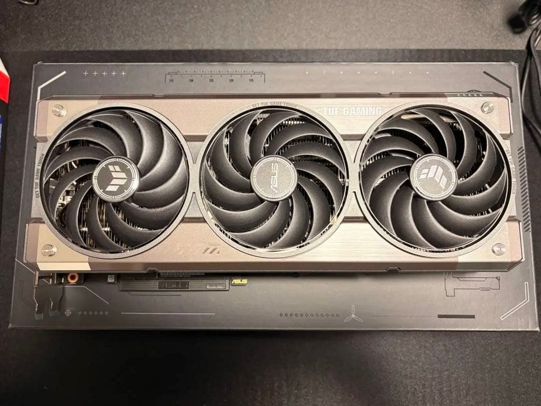 グラフィックボード・グラボ・ビデオカード ASUS TUF Gaming Radeon RX 9070 16GB