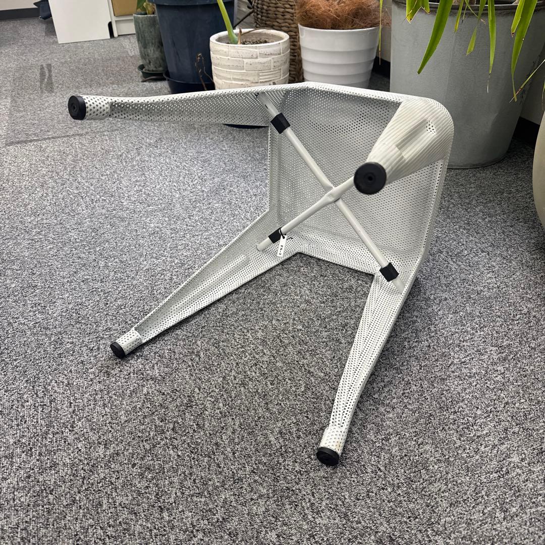 アデペシュ　スタッキングメッシュスツール　座面約30×30cm 高さ約46cm