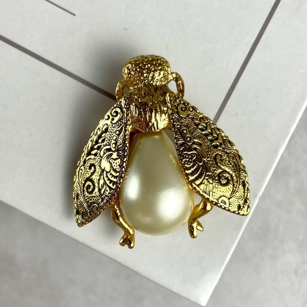 希少　Dior　ディオール 　蜂モチーフ　ビック　パール　ブローチ　ゴールド