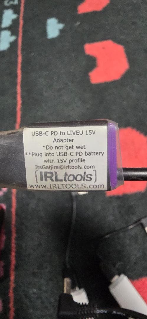 Liveu Solo HD（付属品およびバッテリーパックを含む）