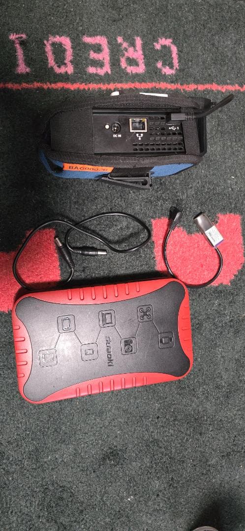 Liveu Solo HD（付属品およびバッテリーパックを含む）